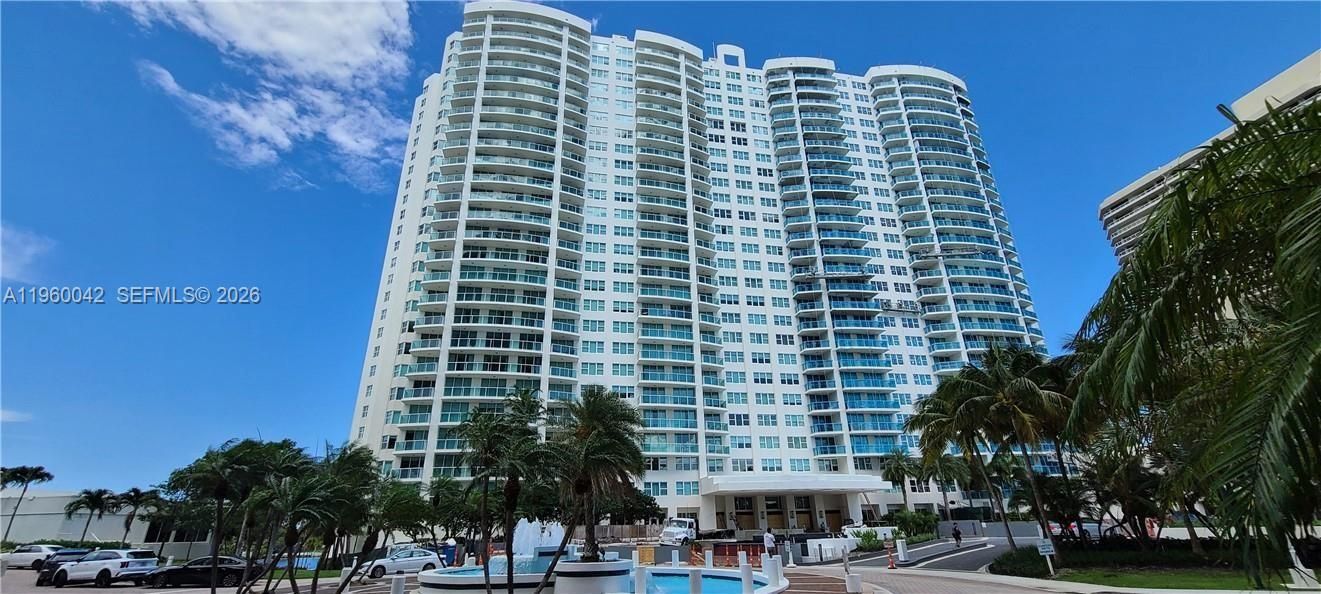 Hamptons South Aventura