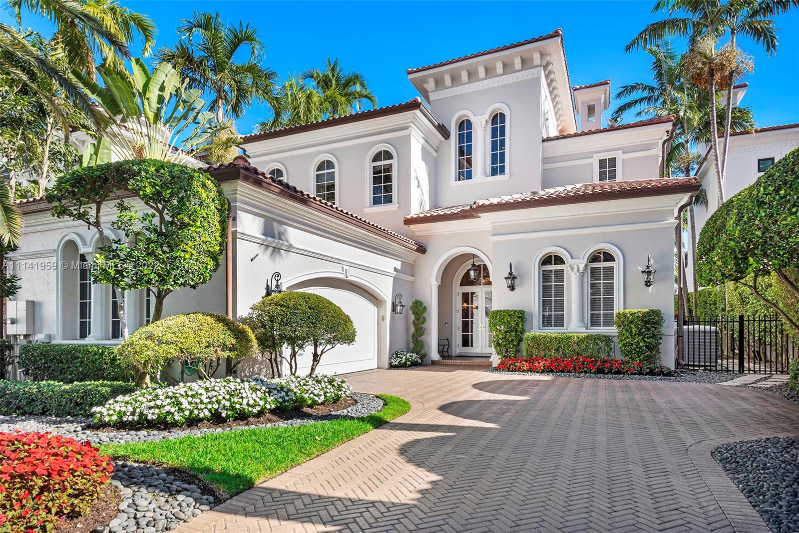luxury home in Aventura FL