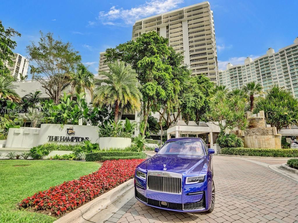 Hamptons West condos