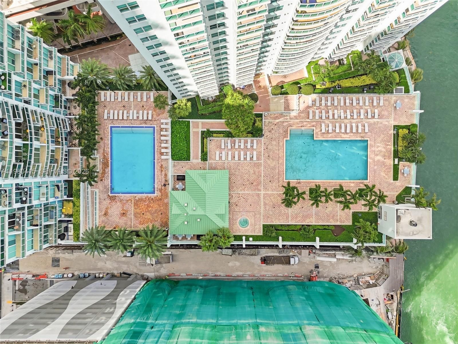 Brickell on the River South