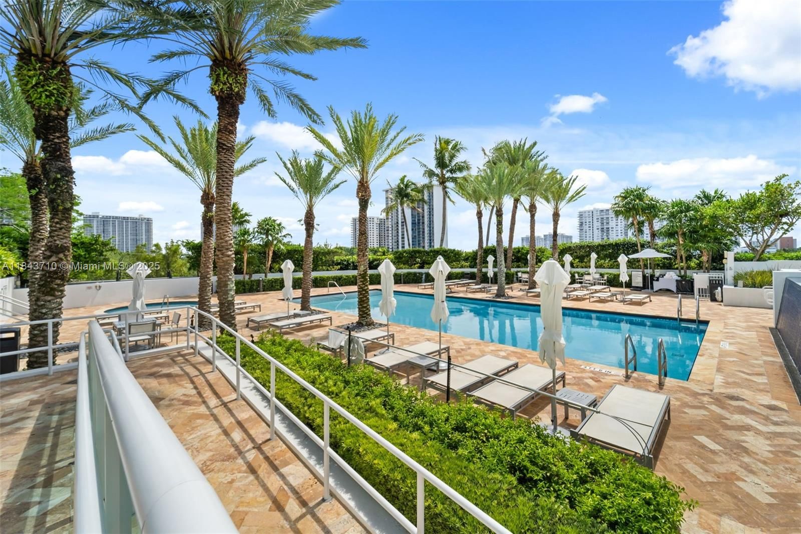 Peninsula II Aventura